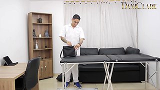 Masseuse Gets Very Surprice