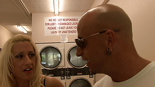 Reagan Anthony Is A Milf In Heat