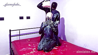Sticky latex play T1, let's get messy - Gloomy Babe