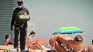 Topless girls bouncing boobies - Beach beauties