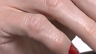 Lady Victoria Valente - Christmas Red Fingernails