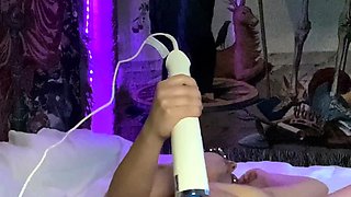 Big boob brunette masturbates on webcam