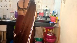Sali Ko Kitchen Me Jabarjasti Chod Diya