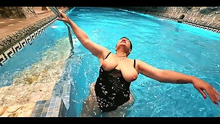 I Love Swimming in the Pool
