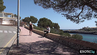 Spontaneous Fuck on the Side of the Road Hungry MILF Gives It Her All