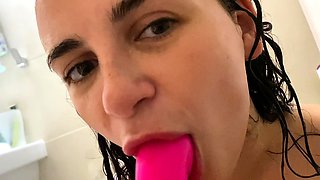 Close up amateur masturbating solo