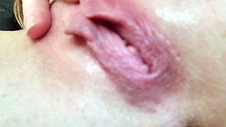 Amateur Close Up Squirting Masturbation