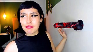 Emo latina sucking a strange dildo