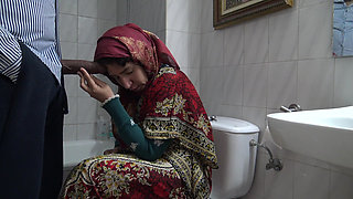 Kurdish Granny Sucks Lets African Immigrant Cum in Her Mature Mouth