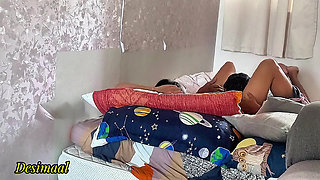 Ketika omku pulang ke rumah setelah dia ngentot tanteku dan dia pengen ngentot aku lagi.chodai