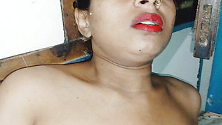 Indian bhabhi Squirt First Time Sex video in Hindi, first time Squirt hard-core (Hindi audio)
