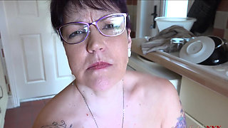 Mature busty Layla Bird shows off her body