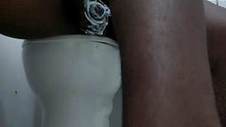 Landry FABO +237 6 54 28 20 03 en plaine masturbation