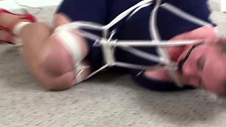 Mature brunette hookup amateur milf gives blowjob