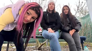 Kinky slut outdoor webcam show