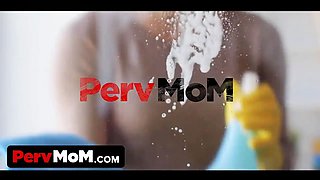Inked cougar step-mom begging for creampie to get prego