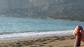 Beach Handjob: Beauty in Bikini Makes Him Get a Huge Cumshot at the Beach