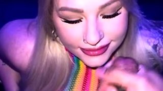 Sexy Slut Gives A Big Cock A Blowjob In The Car