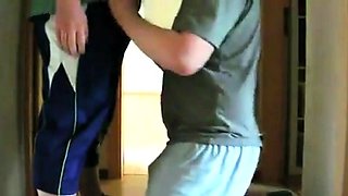 Osos amateurs follando con un gordito