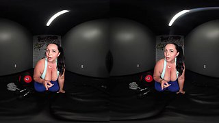 Amanda Thickk - My Trainer Is So Hot - Sexlikereal