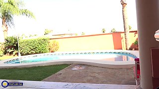 British Randy Raz Is A Curvy Shaved Grandma Who Loves To Masturbate On Vacation