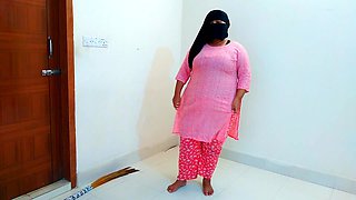 Fucking a Beautiful MILF Hijab Maid in Pakistan - Big Ass & Huge Boobs