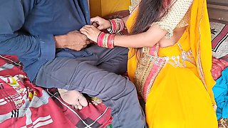 Indian bhabhi Abiraj enjoys a jizz-swapping blowbang with lots of action