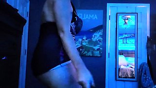 Big-Tit Cosplayer Orgasms on Webcam as Jason Voorhees