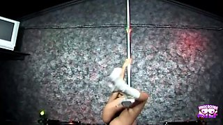 Finding a Gloryhole in the Locker Room Made the Brunette Want Cum in Her Mouth