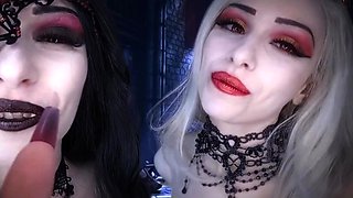Egilea ASMR - Vampire Sisters Kiss You