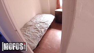 Dude gets successful when his super hot stepsis (sicilia) nails him live on web cam - mofos
