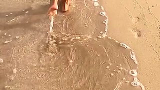 Amateur Foot Fetish Girlfriend Sucks and gives a Footjob