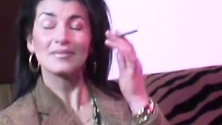 Lusty brunette mature bitch can handle three stiff tools in her fuck holes