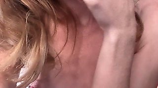 Amateur blonde teen solo dildo