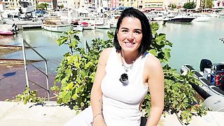 Rose, 20 years old, veterinary student in Lille! - Jacquie et Michel TV