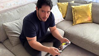 PAWG sits on her cuckold hubby's face to let him drink other guy's cum