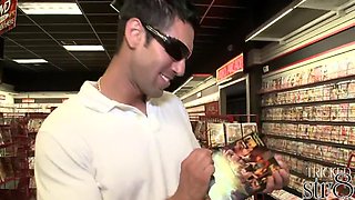 Handsome horny str8 visits gay gloryhole