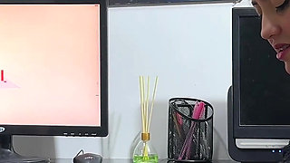 In Exchange for Not Paying My Big Ass Latina Secretary Overtime, I Seduce Her to the Point of Putting My Huge Cock in Her.