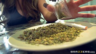 Milfer Madness With Richelle Ryan, Tyler Nixon - Brazzers
