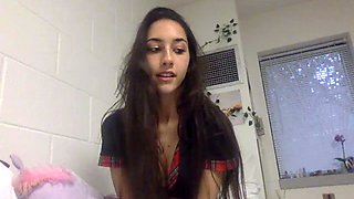 Amateur webcam girl masturbate big dildo