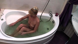 Mary Bathtub Nude