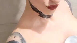 Awesome Big Boobs Blonde Masturbates In The Shower