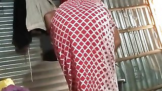 Chudai ke bad aunty ne Naha kar aaya dress changing video