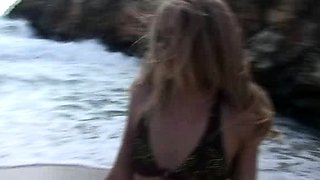 Ebony amateur babe Melanies public flashing