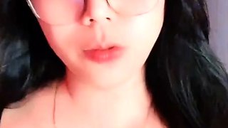 Webcam fun mature brunette with toys cum on cam