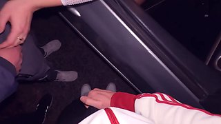 bukkake et godage sur un parking la nuit