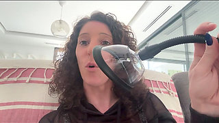 Misschaudexxx French Slut, Inflates Her Pussy with a Pump to Have a Big Pussy and a Big Clitoris