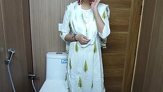 Trying My Stepmothers Delicious Pussy In The Bathroom. Full Video