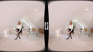 Livin' It Up featuring Liv - ZexyVR