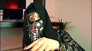 Hands of the Devil: Muslim Girl Jerks off with Oil and Twerks Her Taboo Juicy Ass